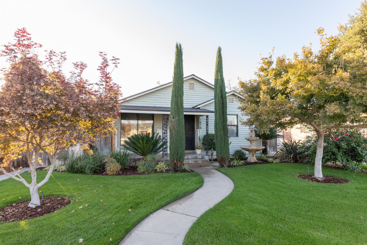 1879 Mayfair Dr E, Fresno, CA 93703