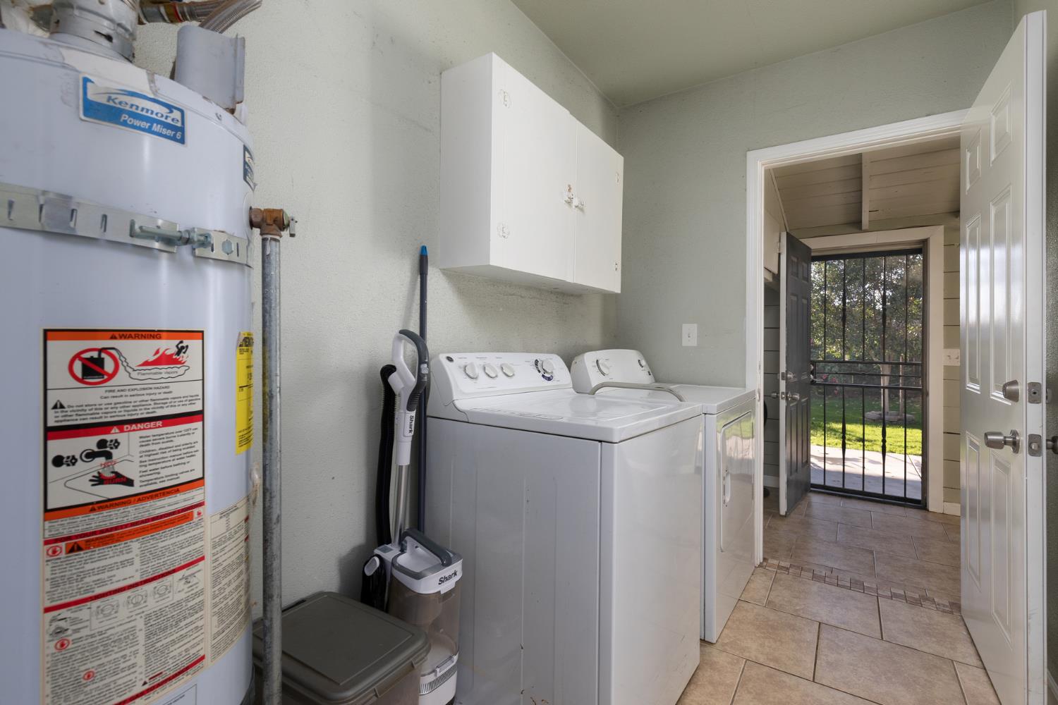 1879 Mayfair Dr E, Fresno, CA 93703