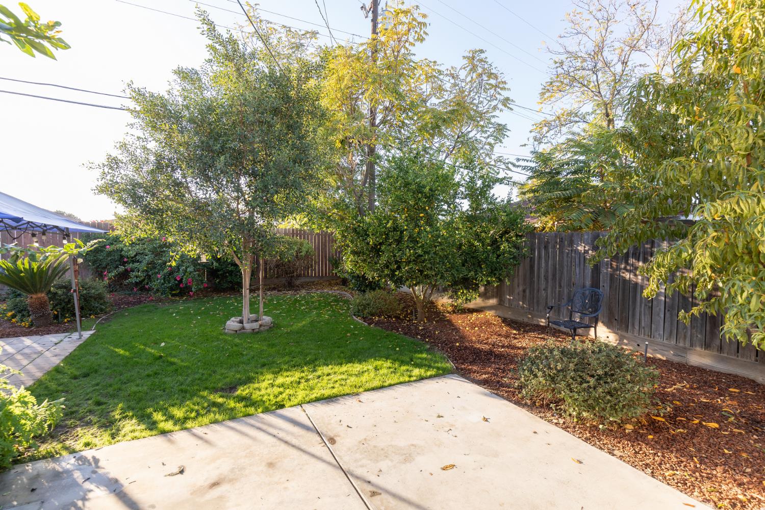 1879 Mayfair Dr E, Fresno, CA 93703