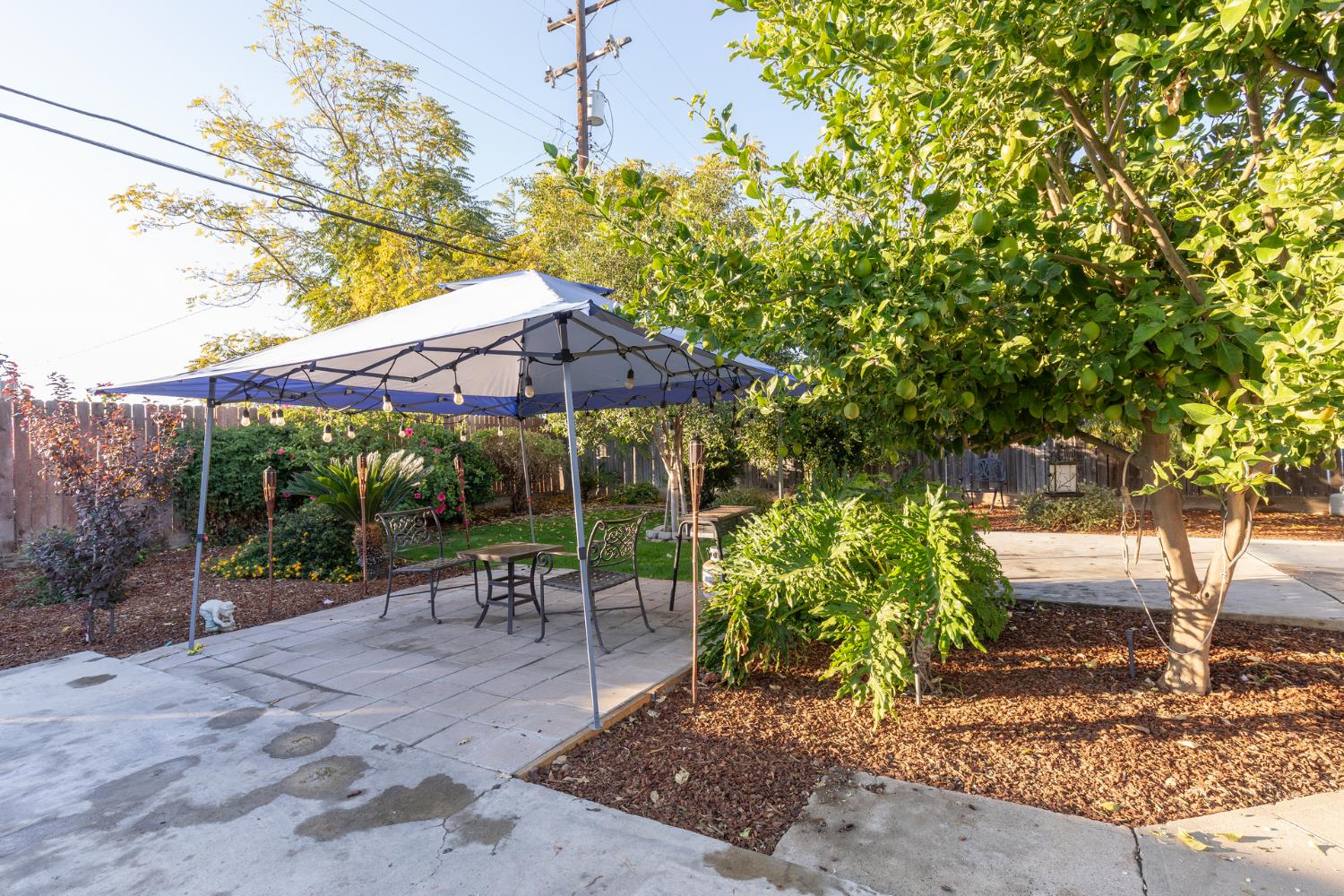 1879 Mayfair Dr E, Fresno, CA 93703