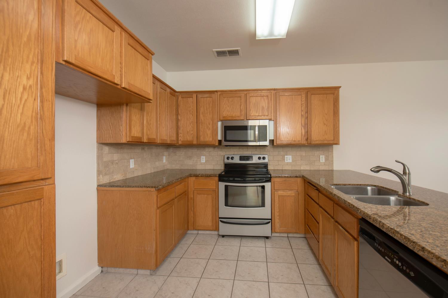 2356 E Carter Ave, Fresno, CA 93730