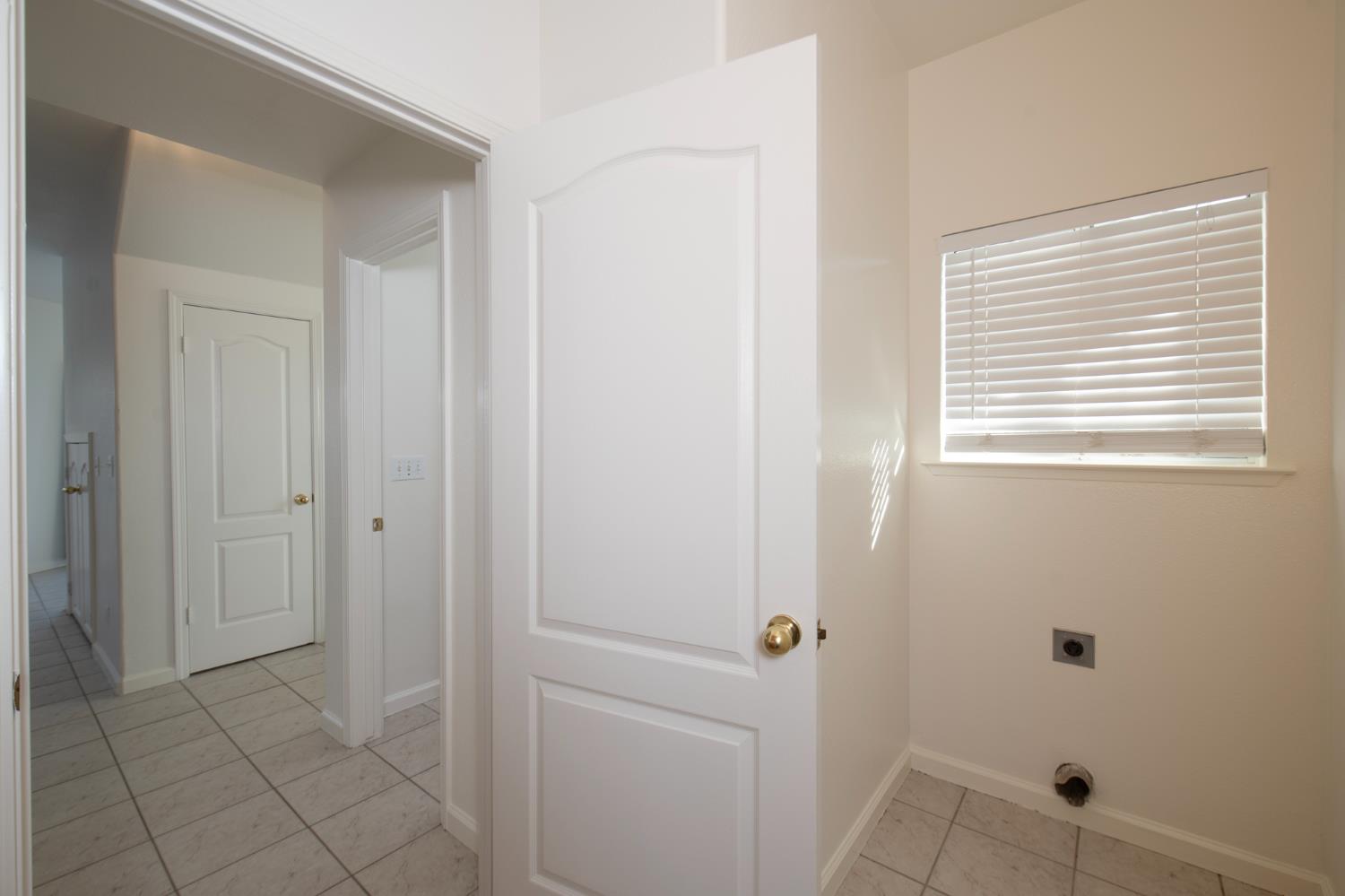 2356 E Carter Ave, Fresno, CA 93730