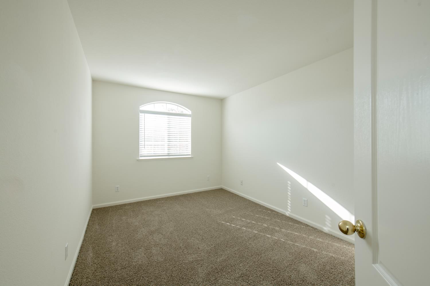 2356 E Carter Ave, Fresno, CA 93730