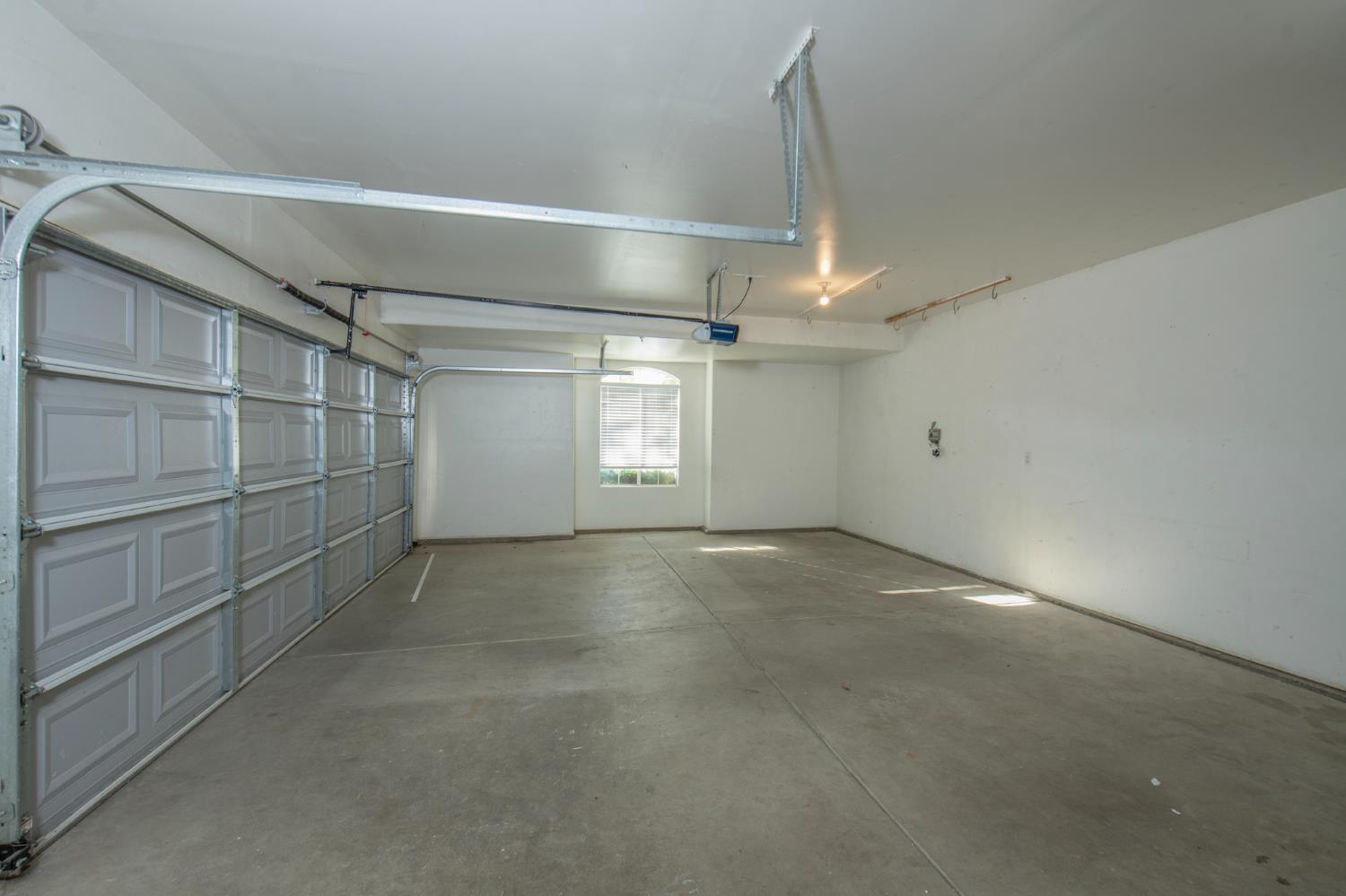 2356 E Carter Ave, Fresno, CA 93730