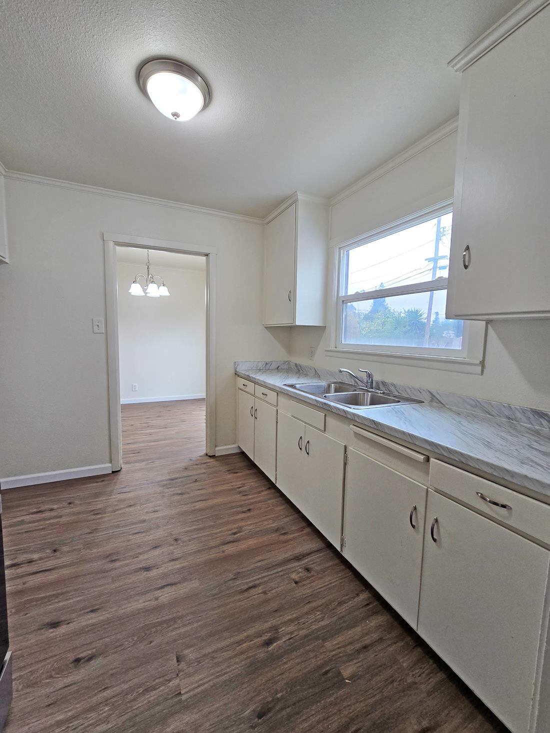 216 E Ashlan Ave, Fresno, CA 93704