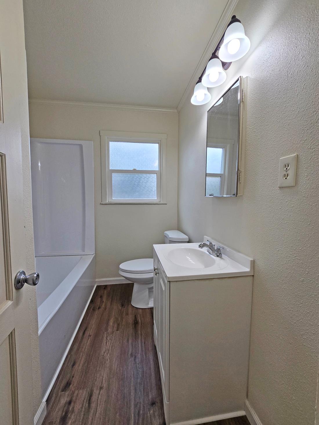 216 E Ashlan Ave, Fresno, CA 93704