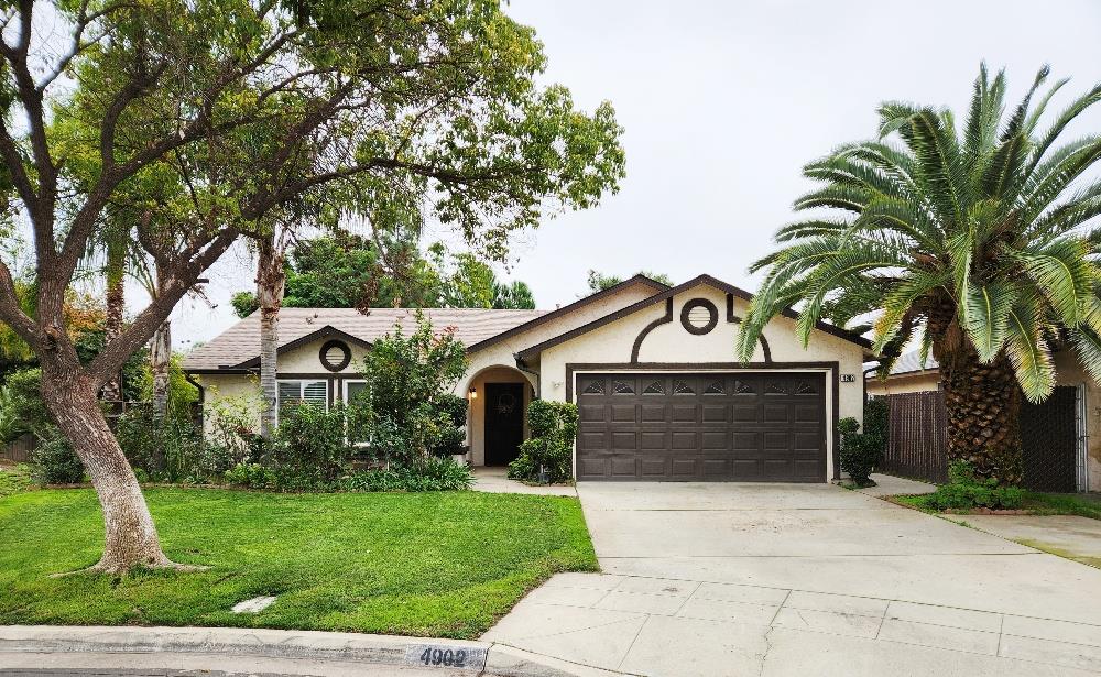 4902 E Eugenia Ave, Fresno, CA 93725