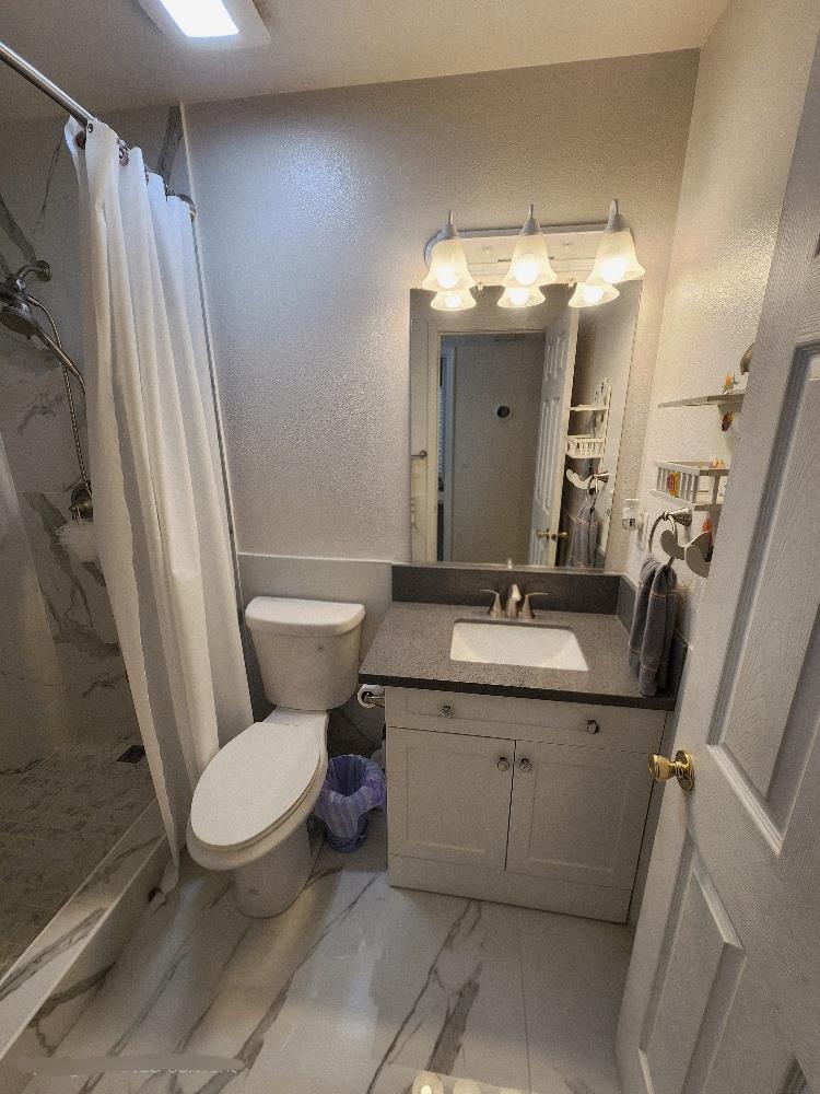 4902 E Eugenia Ave, Fresno, CA 93725