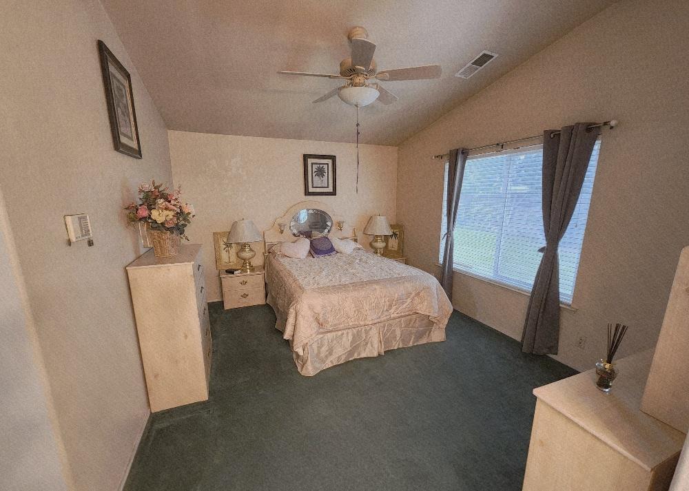 4902 E Eugenia Ave, Fresno, CA 93725