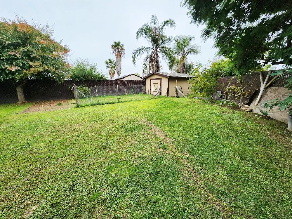 4902 E Eugenia Ave, Fresno, CA 93725