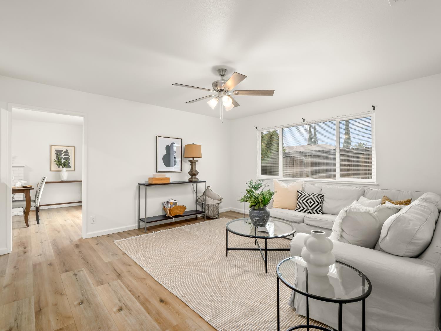 4557 N Sequoia Dr, Fresno, CA 93705