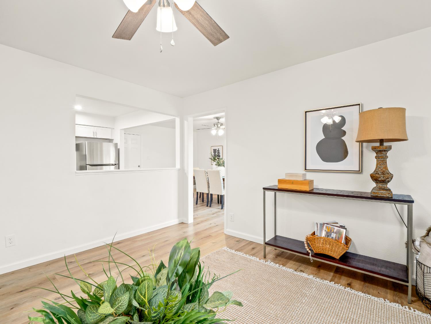 4557 N Sequoia Dr, Fresno, CA 93705