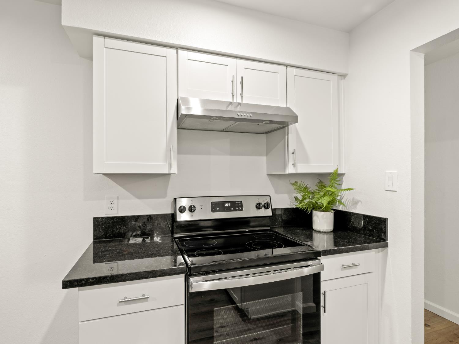 4557 N Sequoia Dr, Fresno, CA 93705