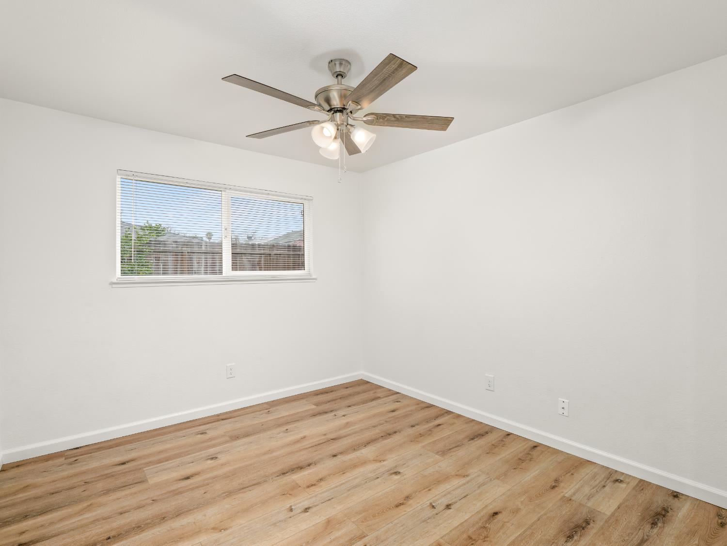 4557 N Sequoia Dr, Fresno, CA 93705