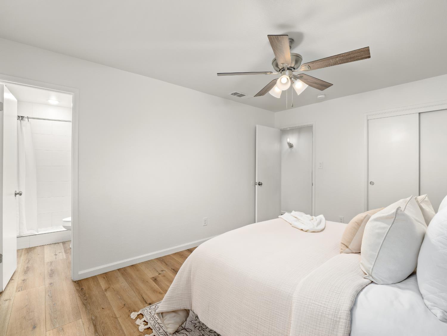 4557 N Sequoia Dr, Fresno, CA 93705