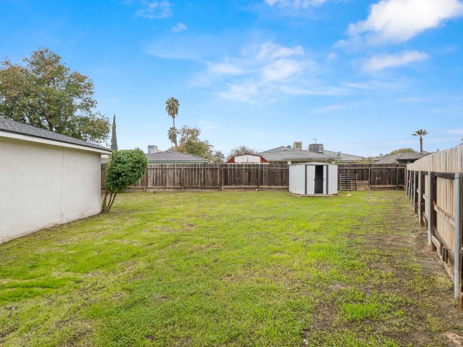 4557 N Sequoia Dr, Fresno, CA 93705