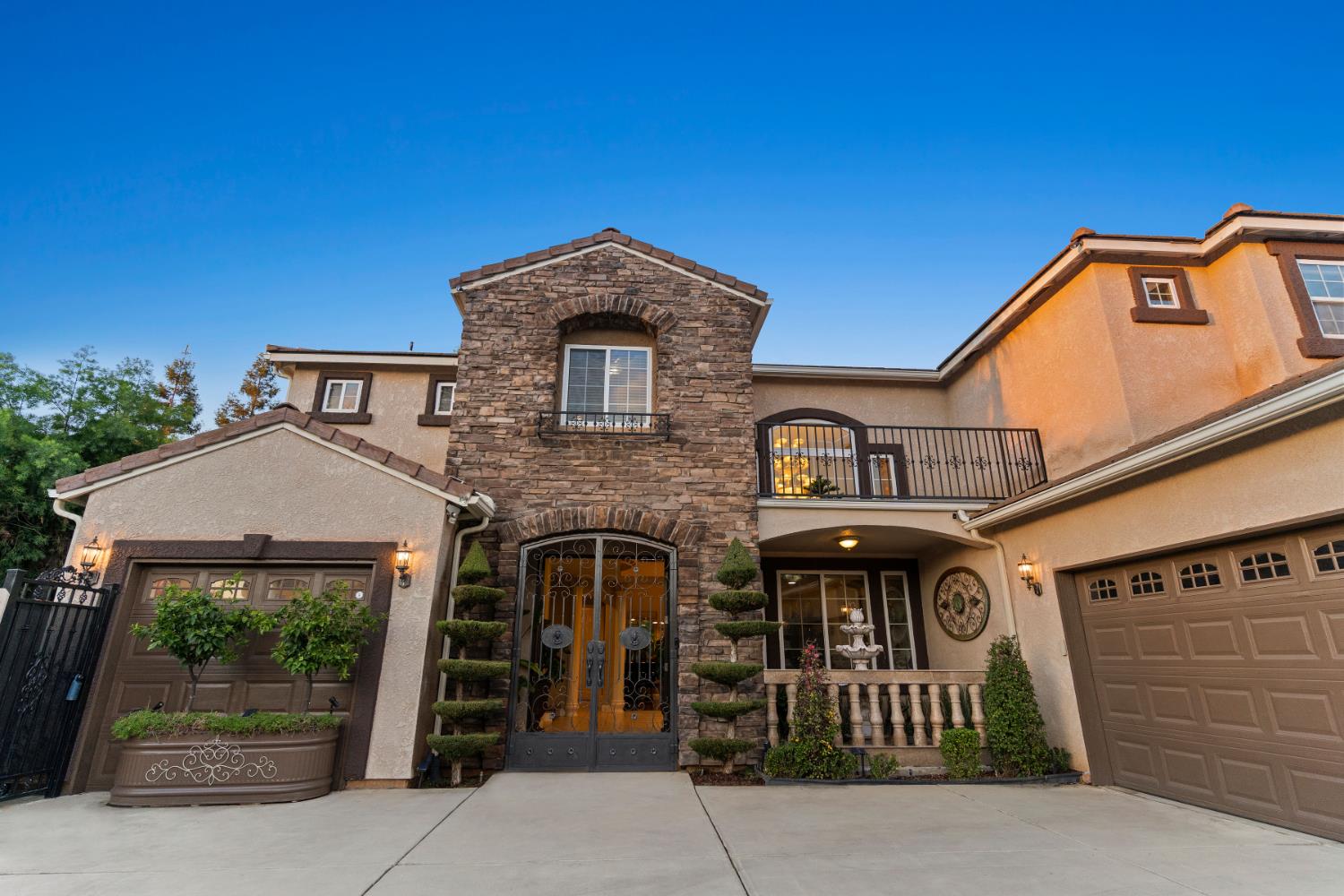 2878 E Omaha Ave, Fresno, CA 93720