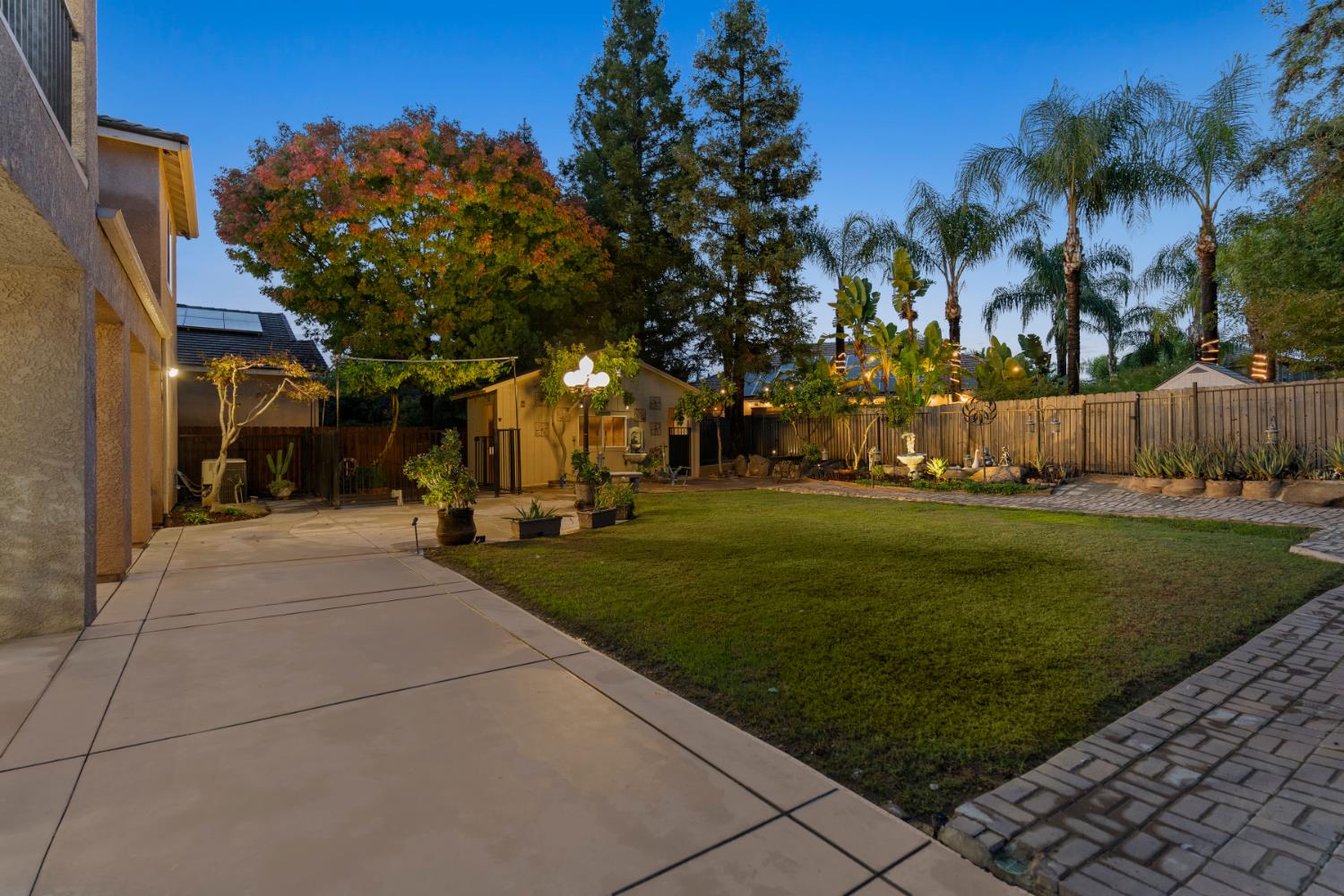 2878 E Omaha Ave, Fresno, CA 93720