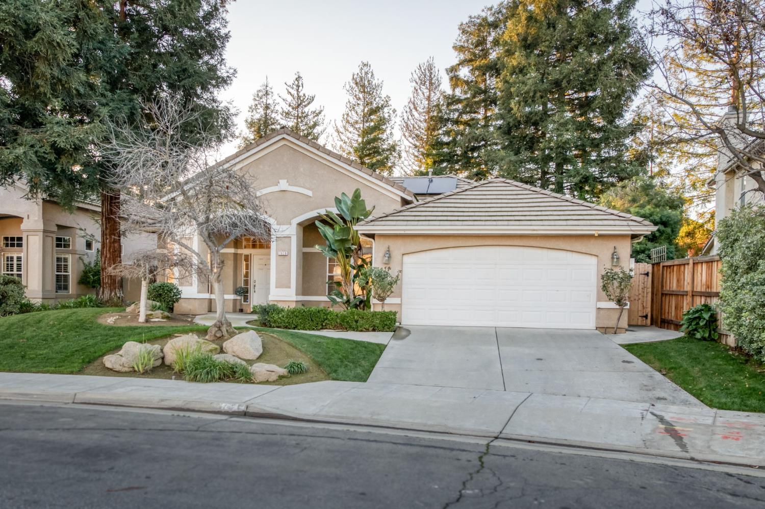 7839 N Carnegie Ave, Fresno, CA 93722