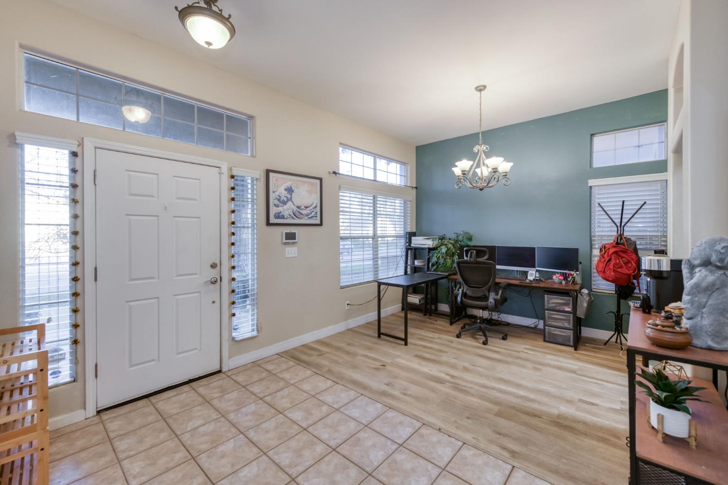 7839 N Carnegie Ave, Fresno, CA 93722