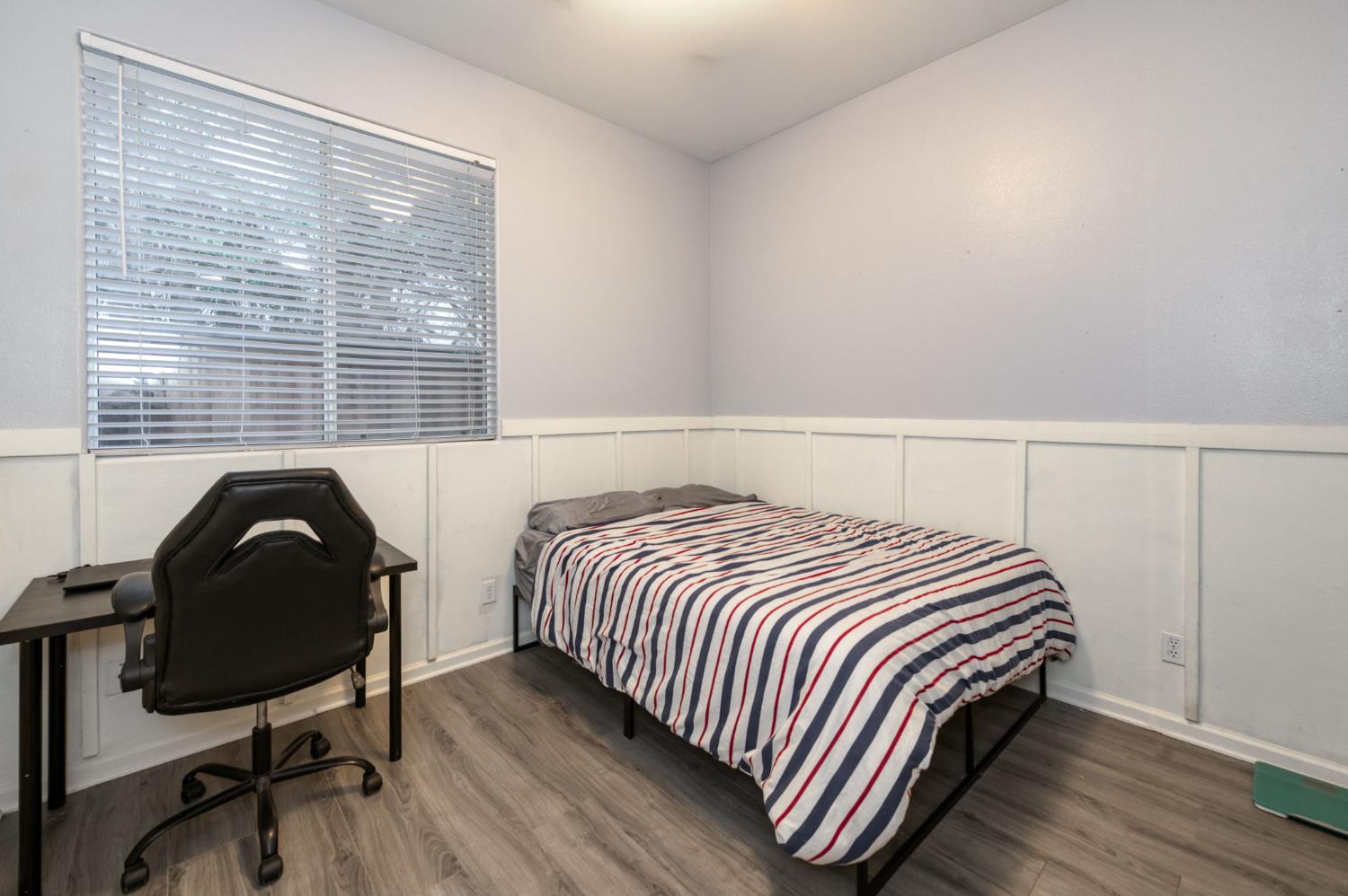 7839 N Carnegie Ave, Fresno, CA 93722