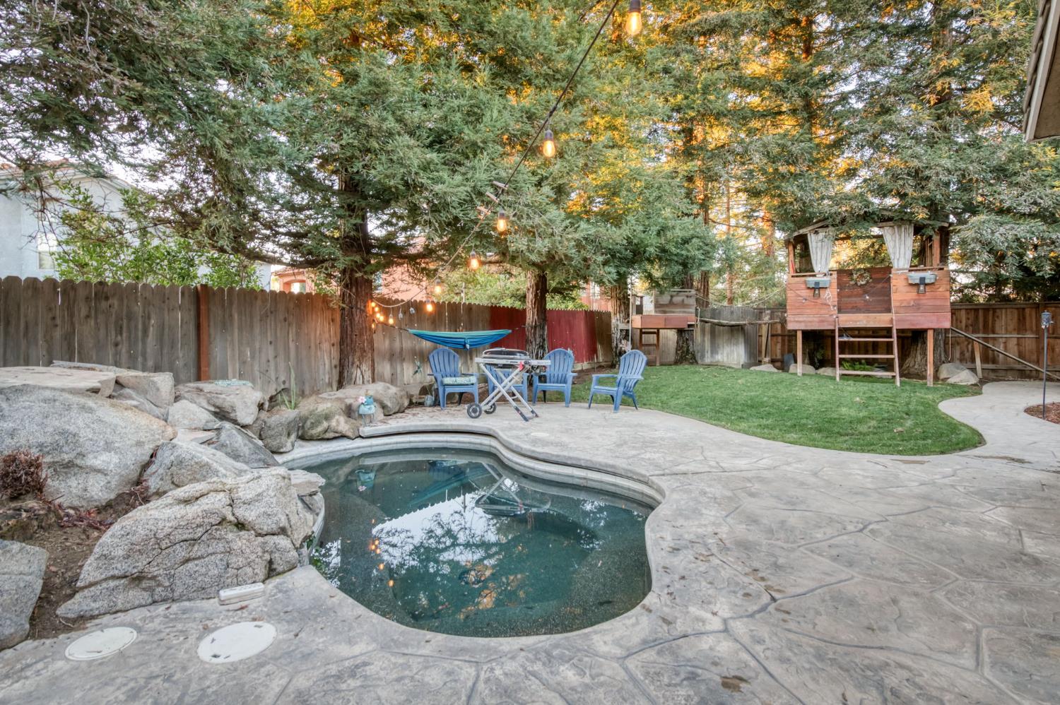 7839 N Carnegie Ave, Fresno, CA 93722