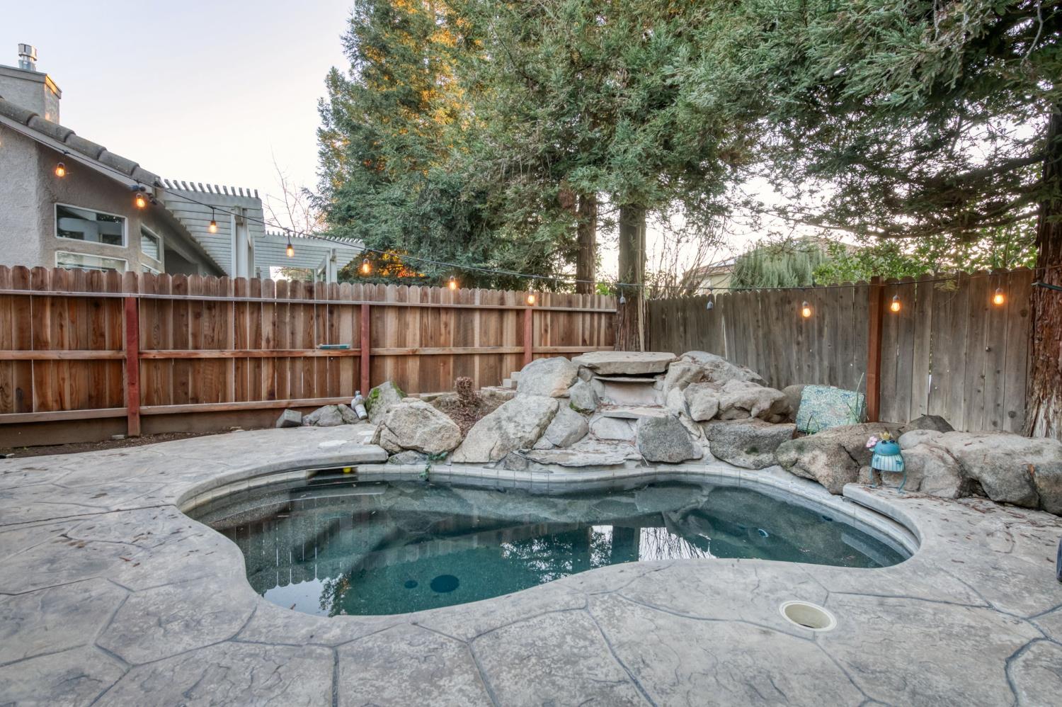 7839 N Carnegie Ave, Fresno, CA 93722