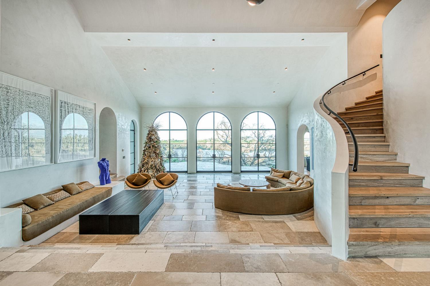 1530 W Moraga Rd, Fresno, CA 93711