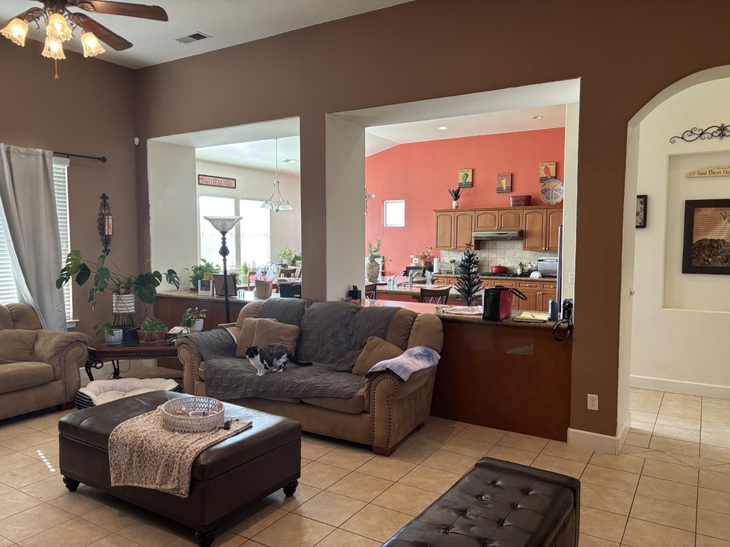 7163 W Oswego Ave, Fresno, CA 93723