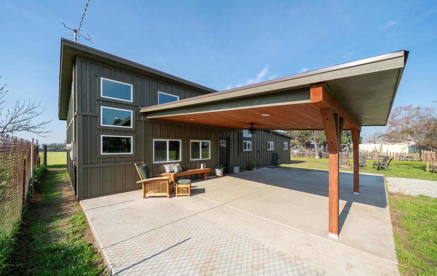 3587 W Madison Ave, Fresno, CA 93706