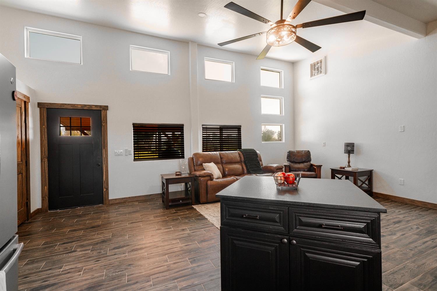 3587 W Madison Ave, Fresno, CA 93706