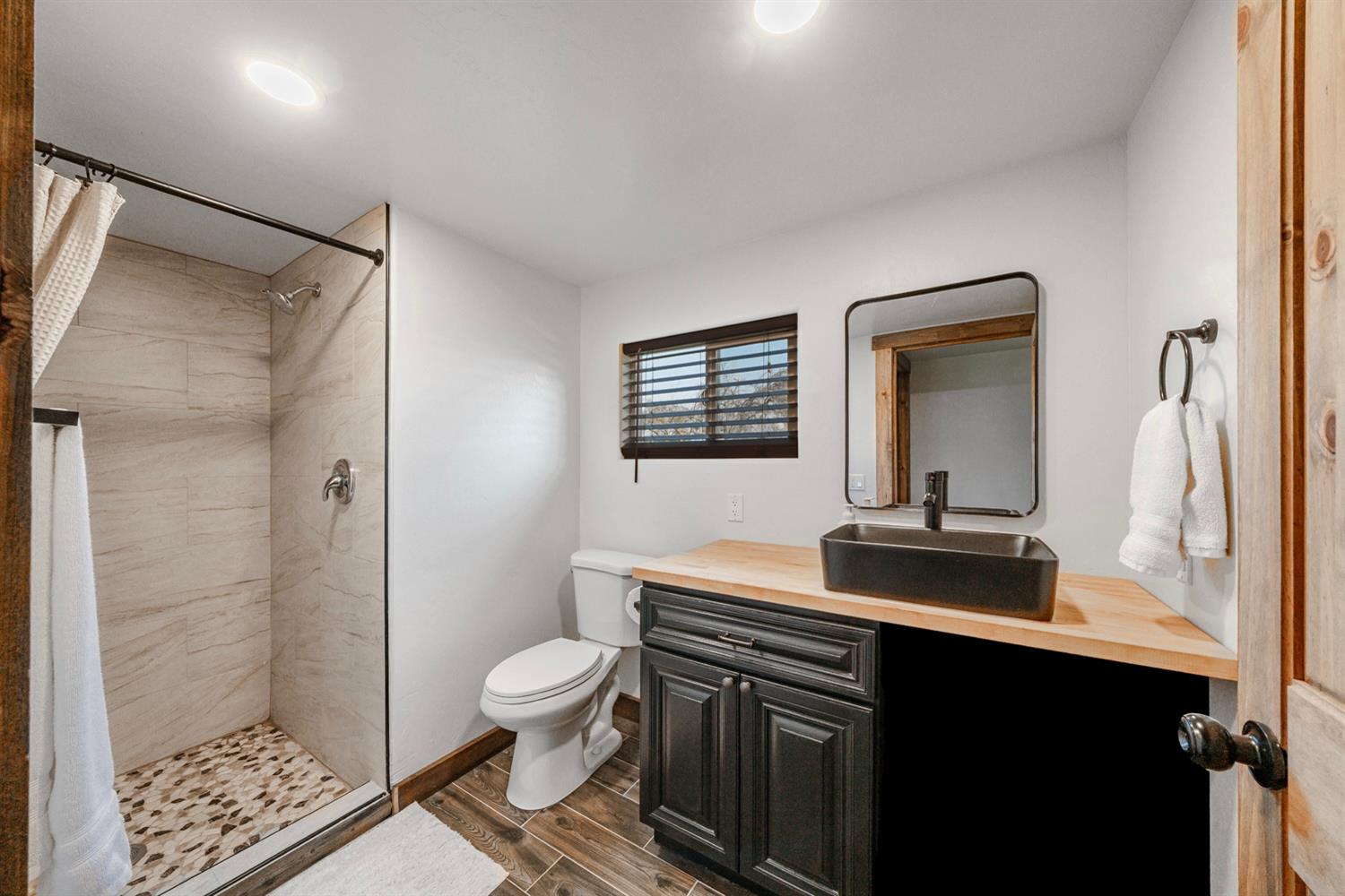 3587 W Madison Ave, Fresno, CA 93706