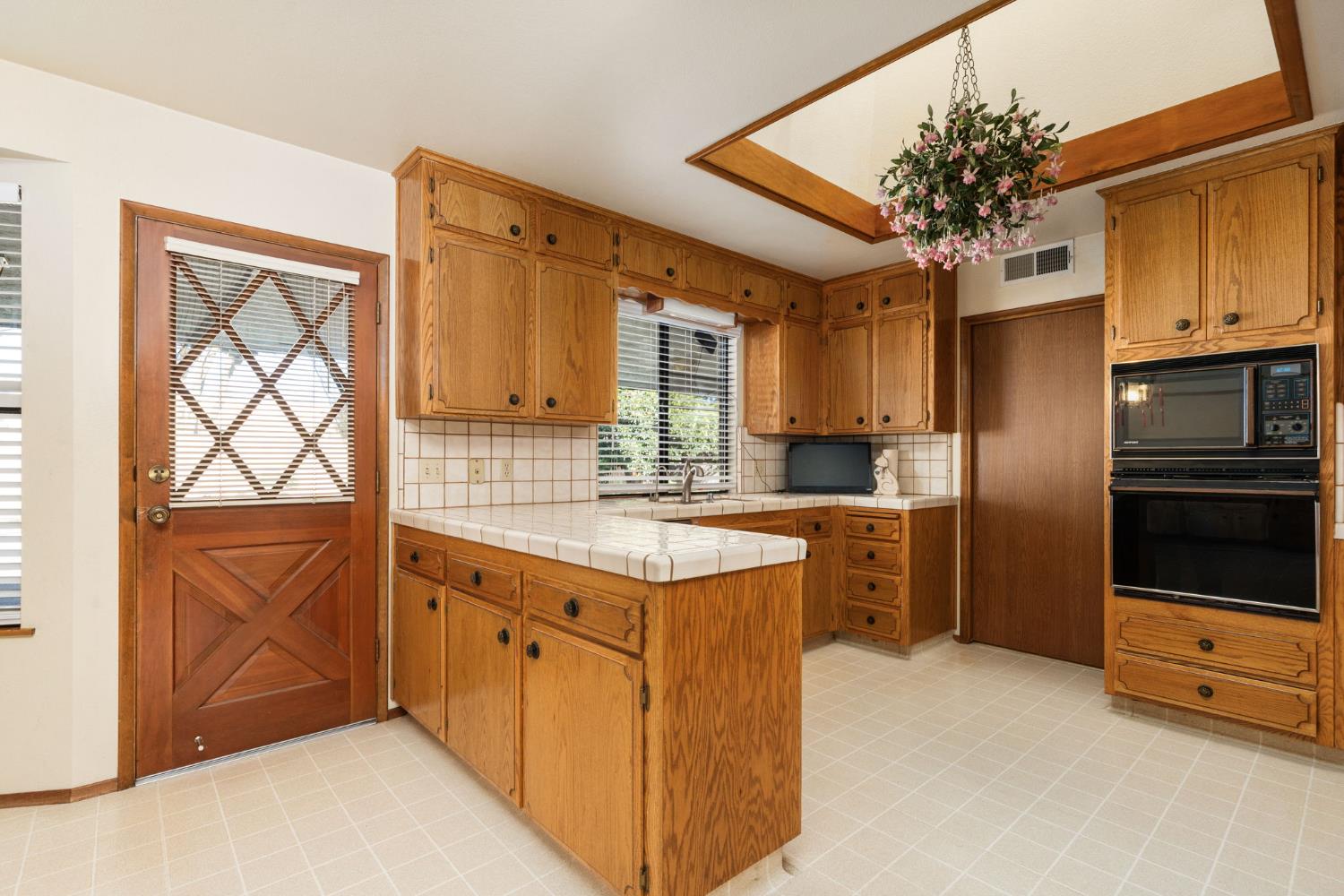 1544 E Jordan Ave, Fresno, CA 93720