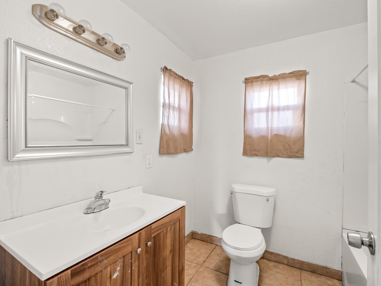 2509 S 10Th St, Fresno, CA 93725