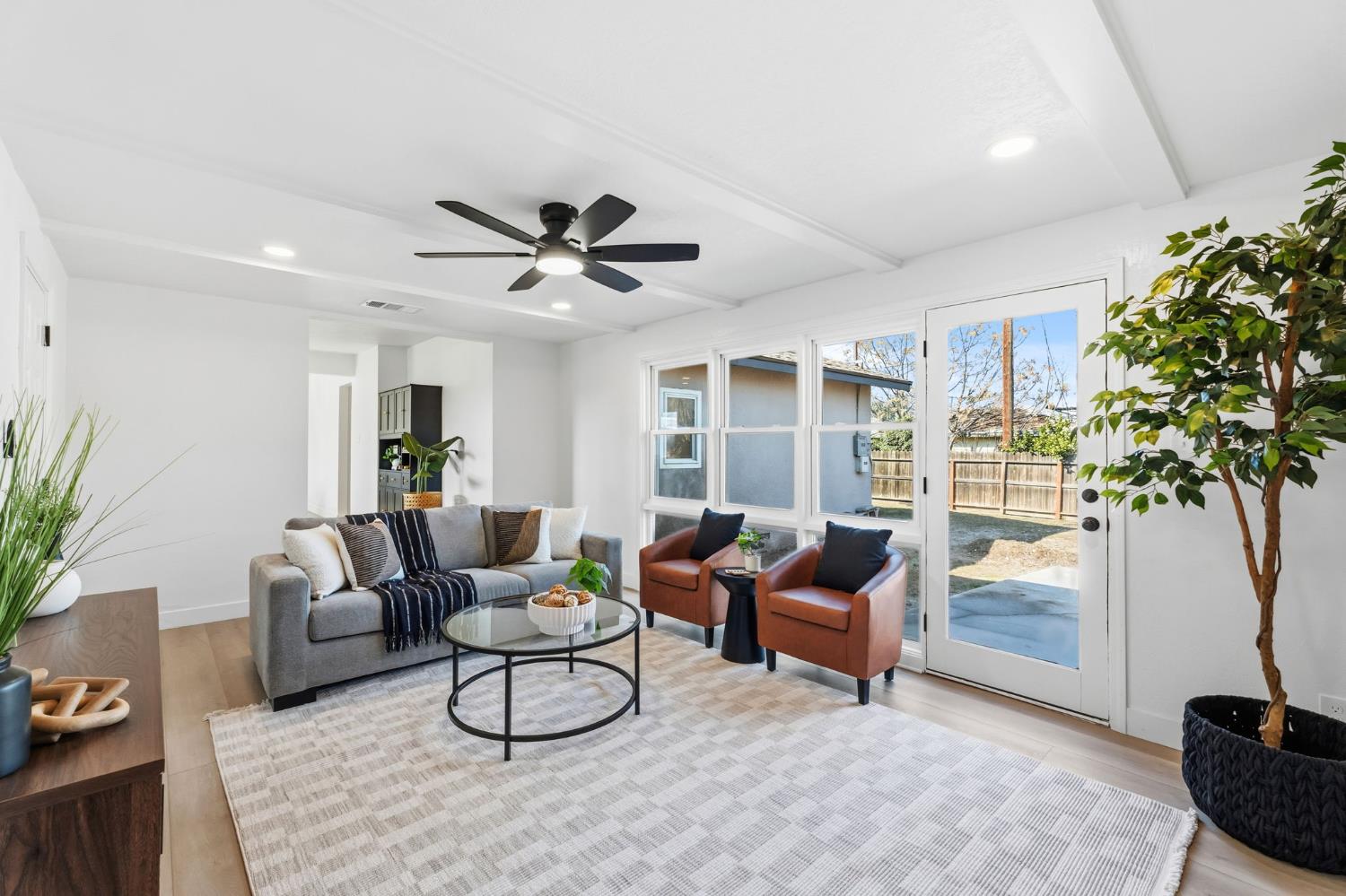 2625 E Sussex Way, Fresno, CA 93726