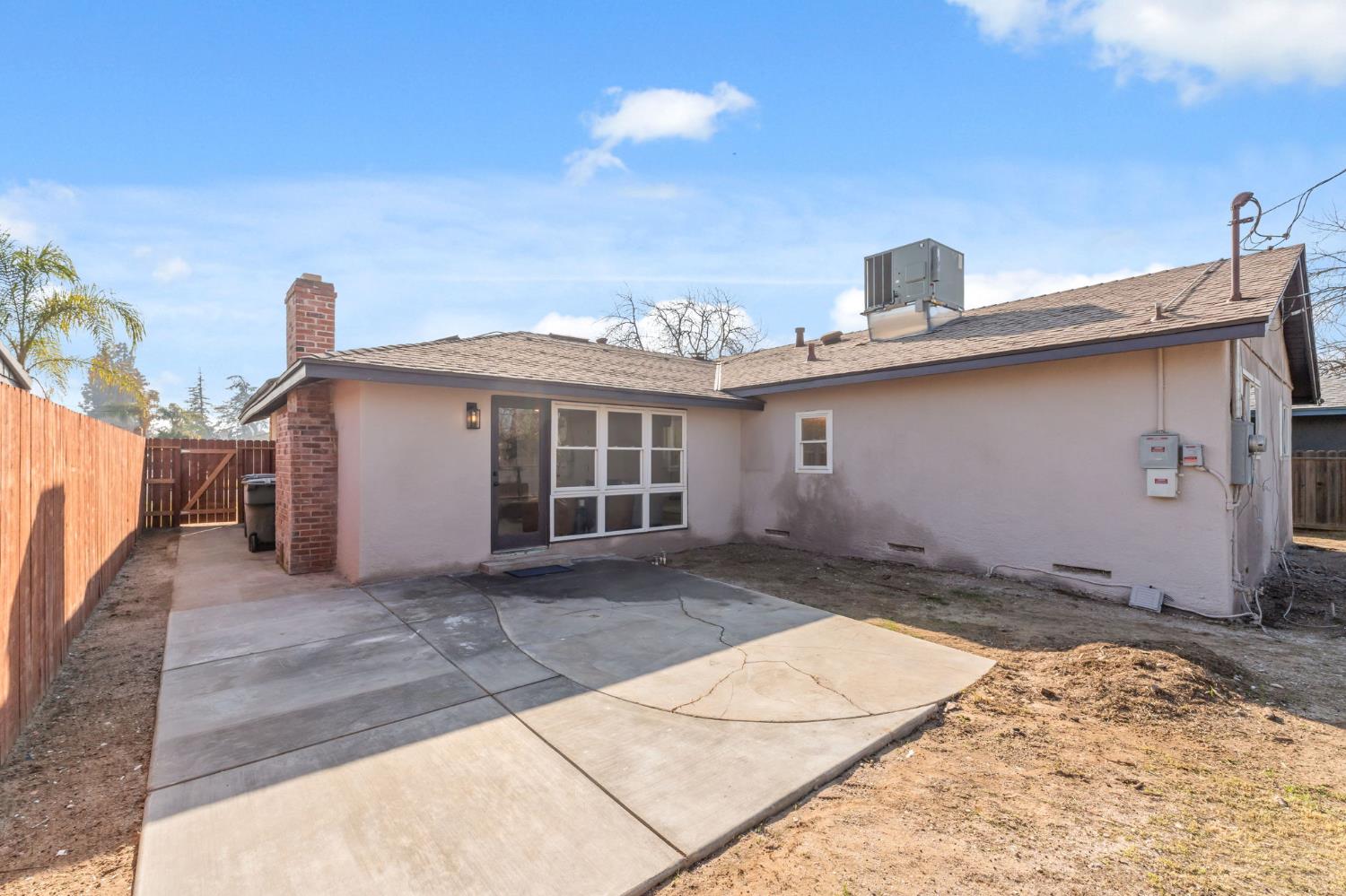 2625 E Sussex Way, Fresno, CA 93726