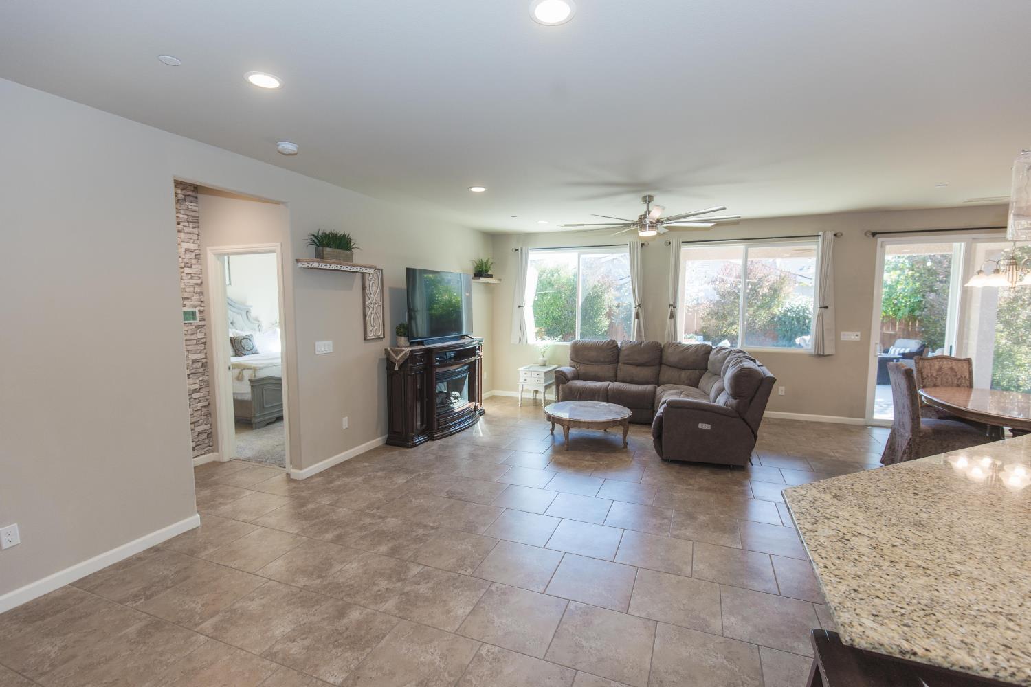 7375 E Lansing Way, Fresno, CA 93737