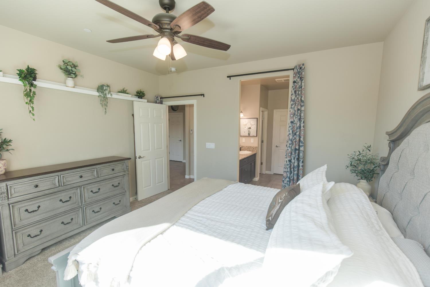 7375 E Lansing Way, Fresno, CA 93737