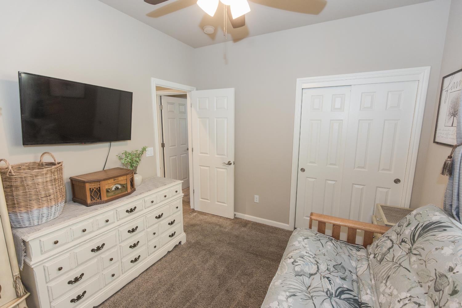 7375 E Lansing Way, Fresno, CA 93737