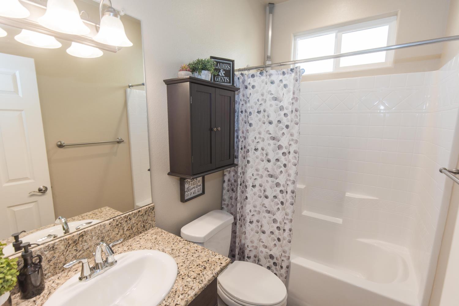 7375 E Lansing Way, Fresno, CA 93737