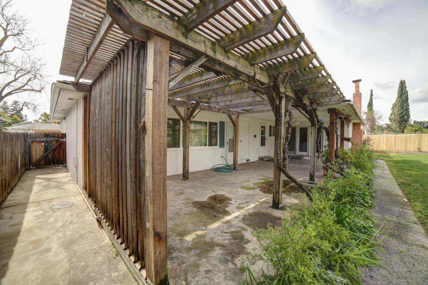 1514 E Escalon, Fresno, CA 93710