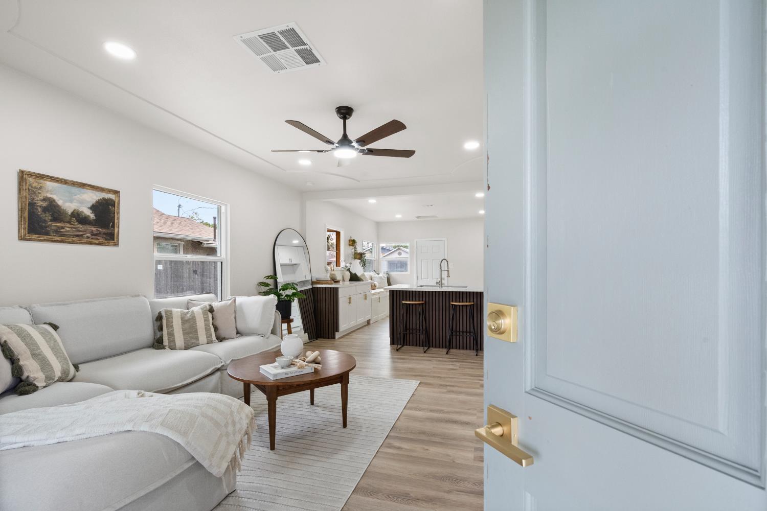 1377 N harrison, Fresno, CA 93728