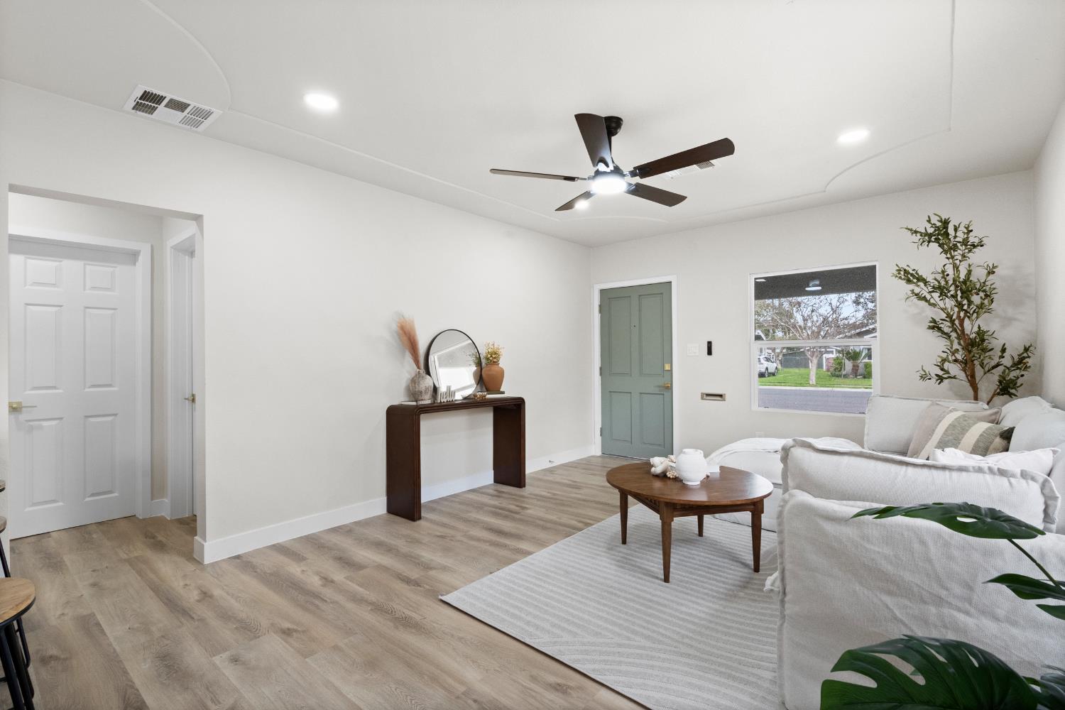 1377 N harrison, Fresno, CA 93728