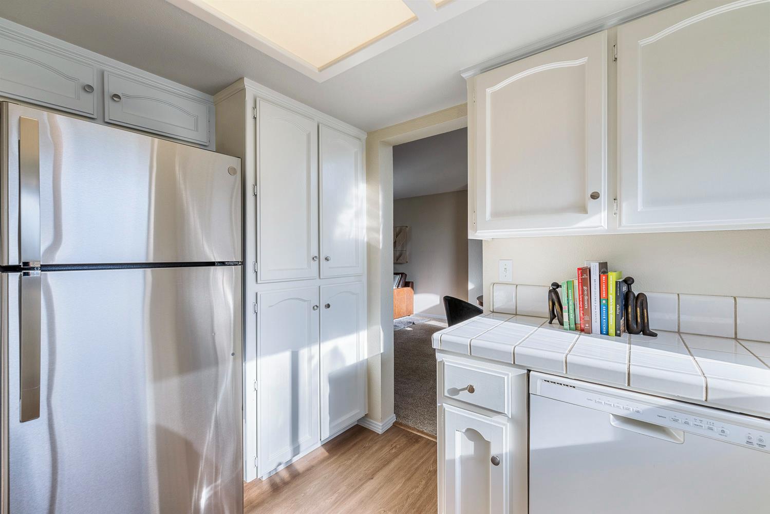 805 E Buckhill Rd, Fresno, CA 93720