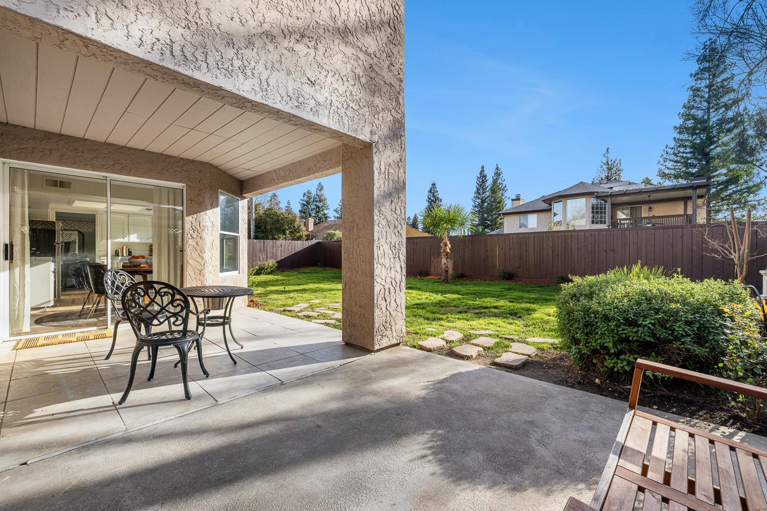 805 E Buckhill Rd, Fresno, CA 93720