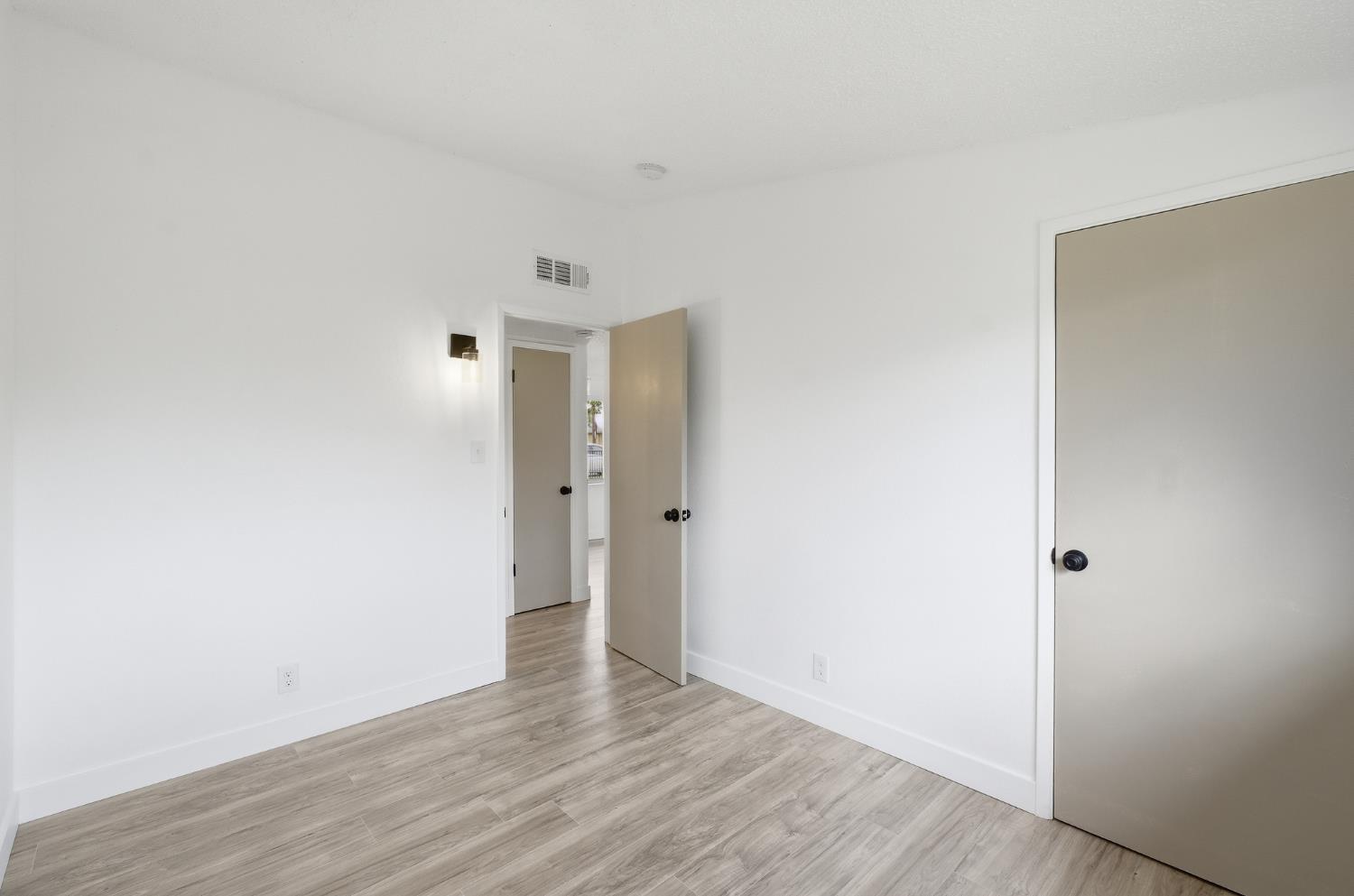 1150 E Jensen Ave, Fresno, CA 93706