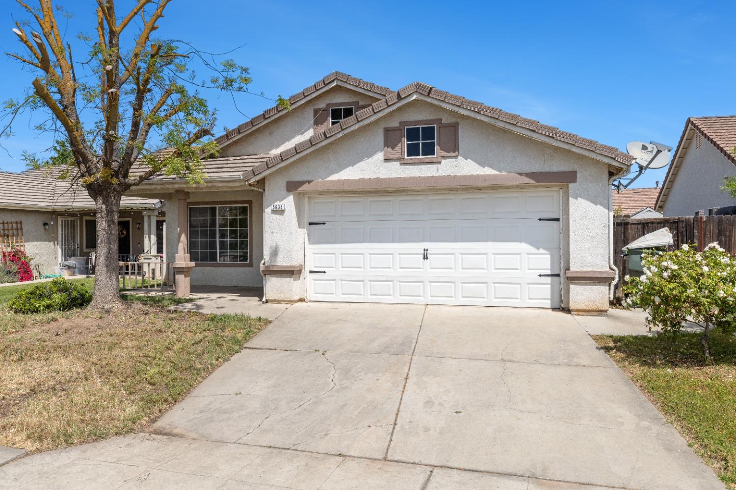 5634 W Donner Ave, Fresno, CA 93722