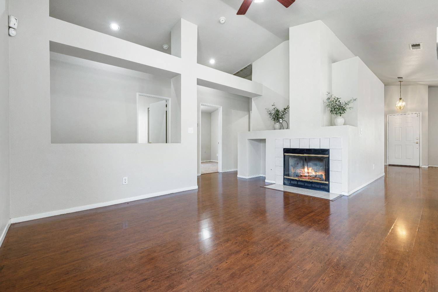 5634 W Donner Ave, Fresno, CA 93722