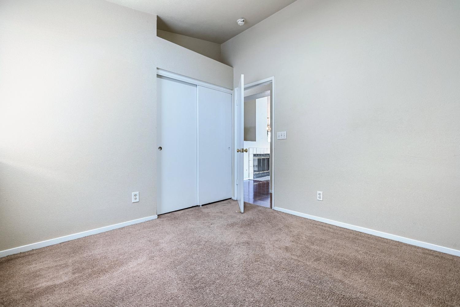 5634 W Donner Ave, Fresno, CA 93722