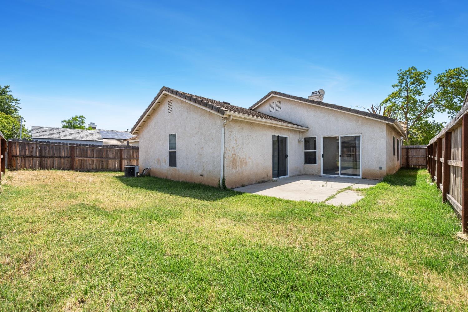 5634 W Donner Ave, Fresno, CA 93722